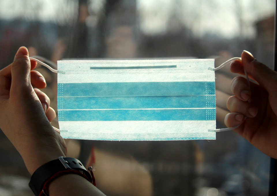 KD: Kiel porti maskon ĝuste?